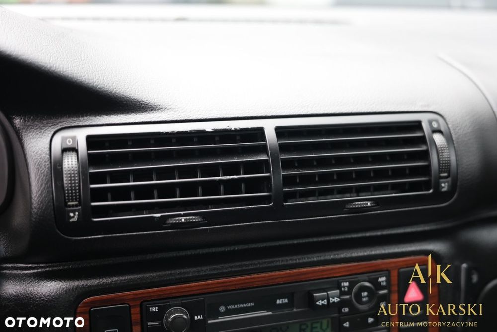 Volkswagen Passat - 25