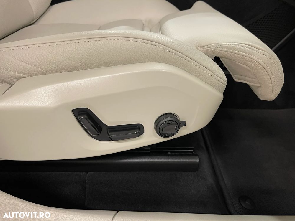 Volvo XC 60 T6 AWD Recharge Geartronic Inscription - 24