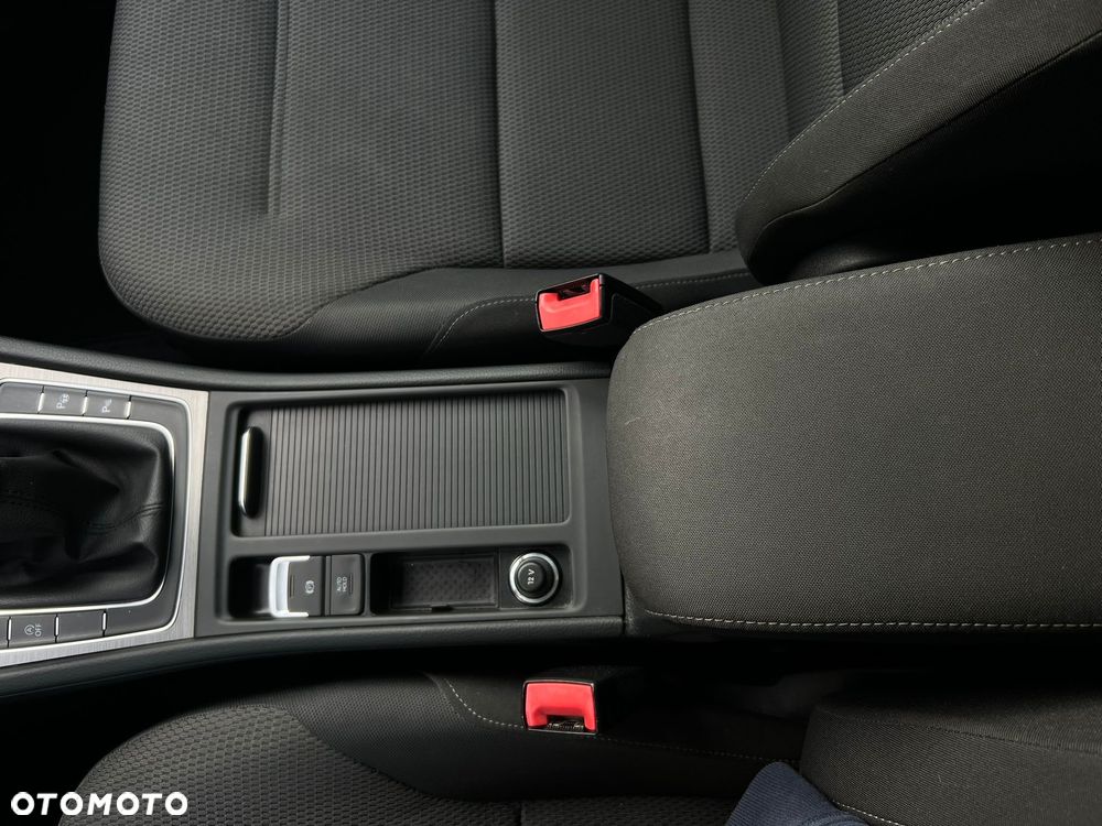 Volkswagen Golf VII 1.2 TSI BMT Comfortline Perfectline - 32