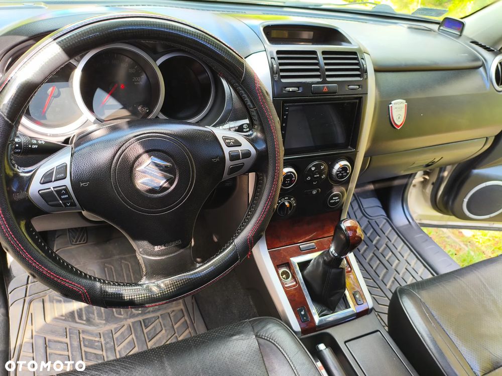 Suzuki Grand Vitara 2.0 De luxe - 13