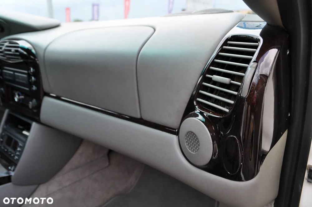 Porsche 911 Carrera - 34