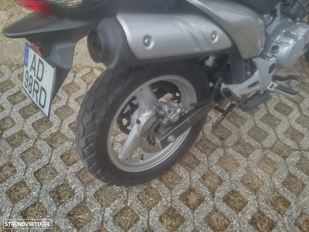 Honda Varadero XL125V - 3