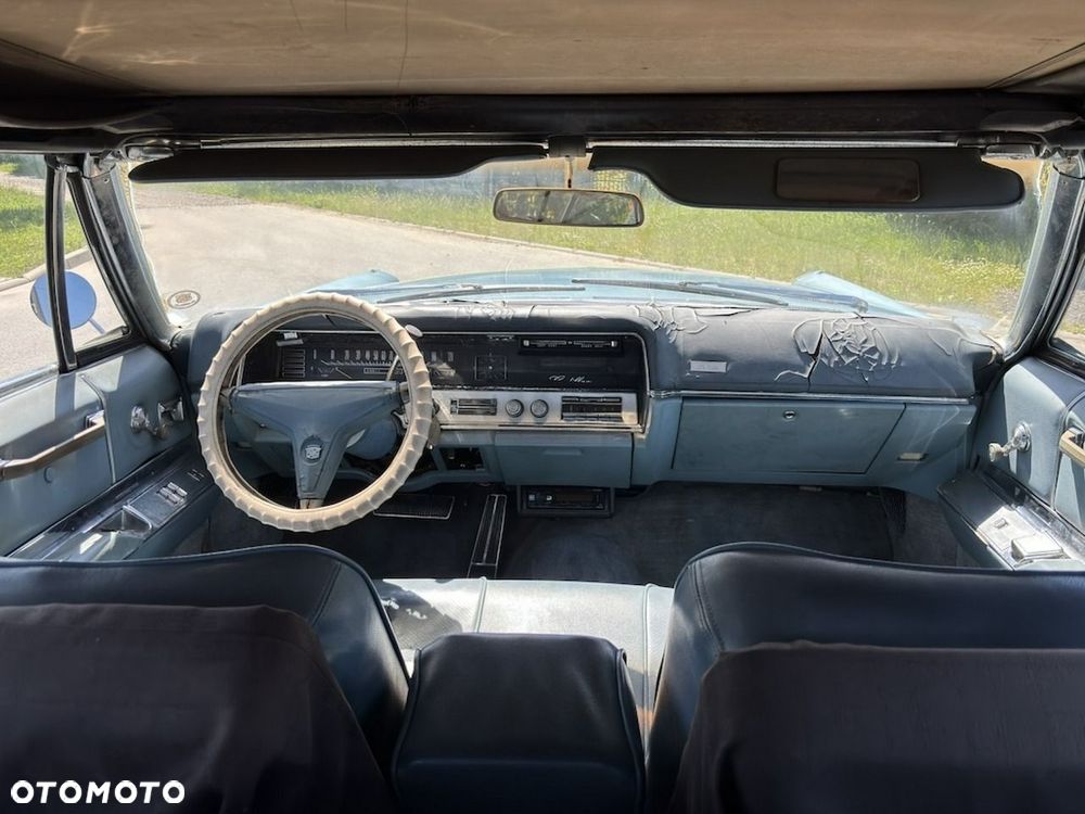 Cadillac Deville - 13