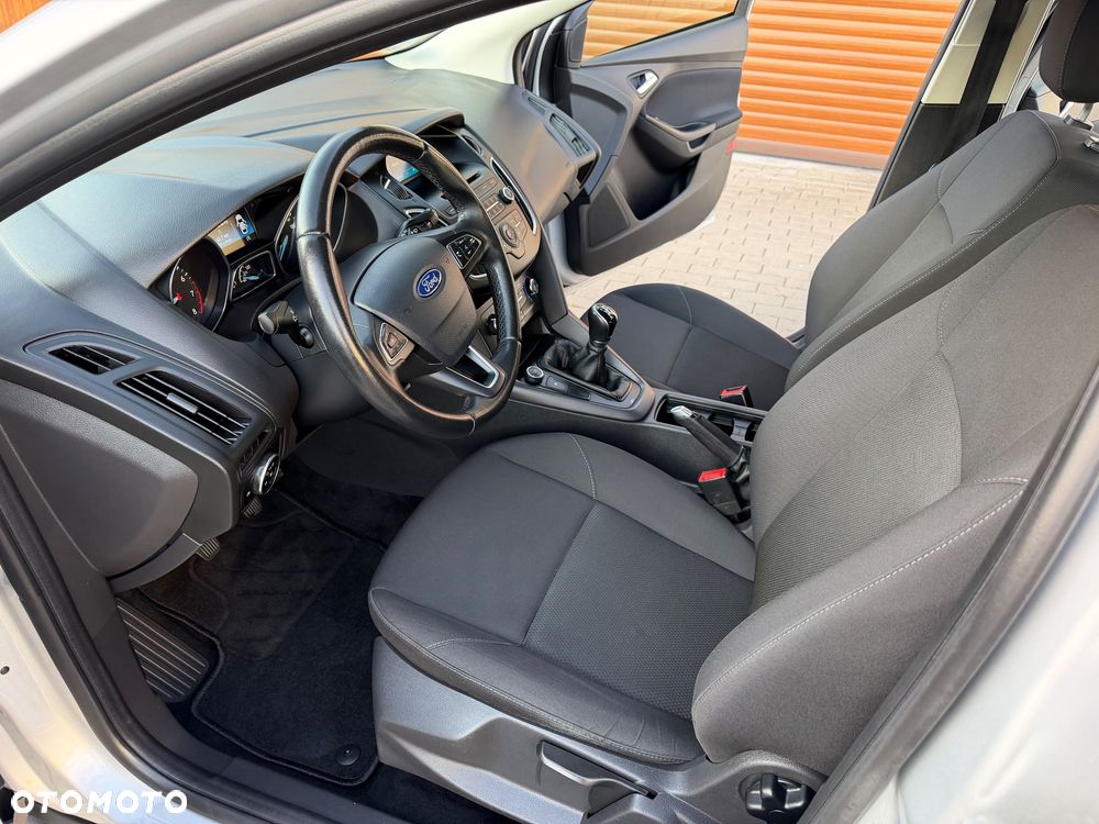Ford Focus - 28