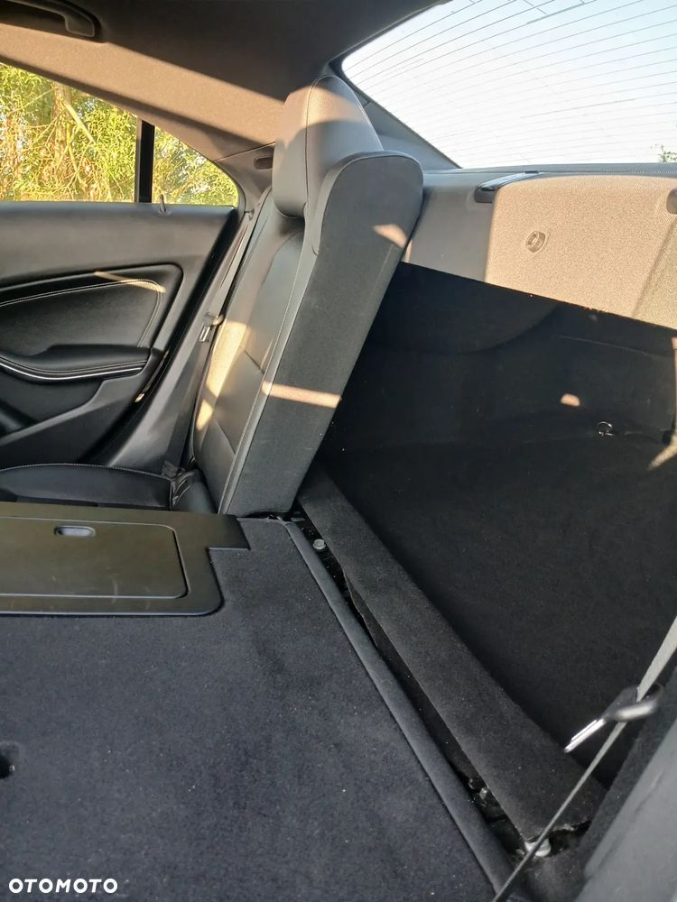 Mercedes-Benz CLA 250 7G-DCT - 31