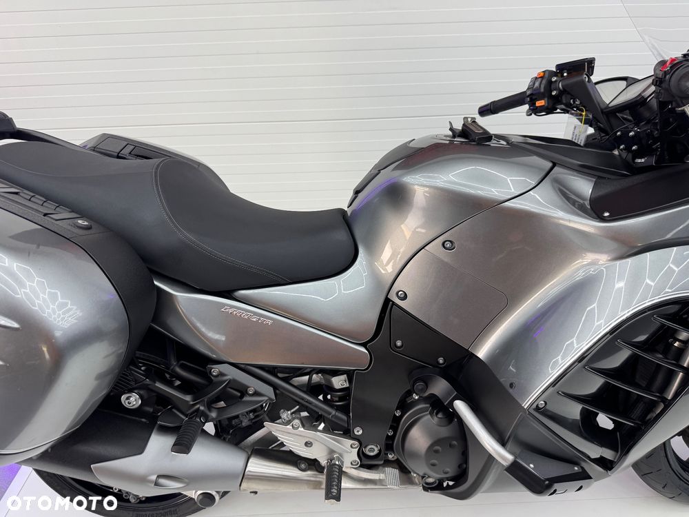 Kawasaki GTR - 16