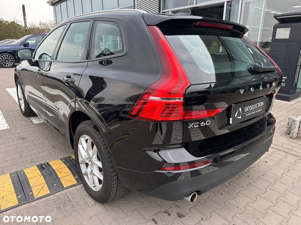 Volvo XC 60 B4 D AWD Momentum - 4