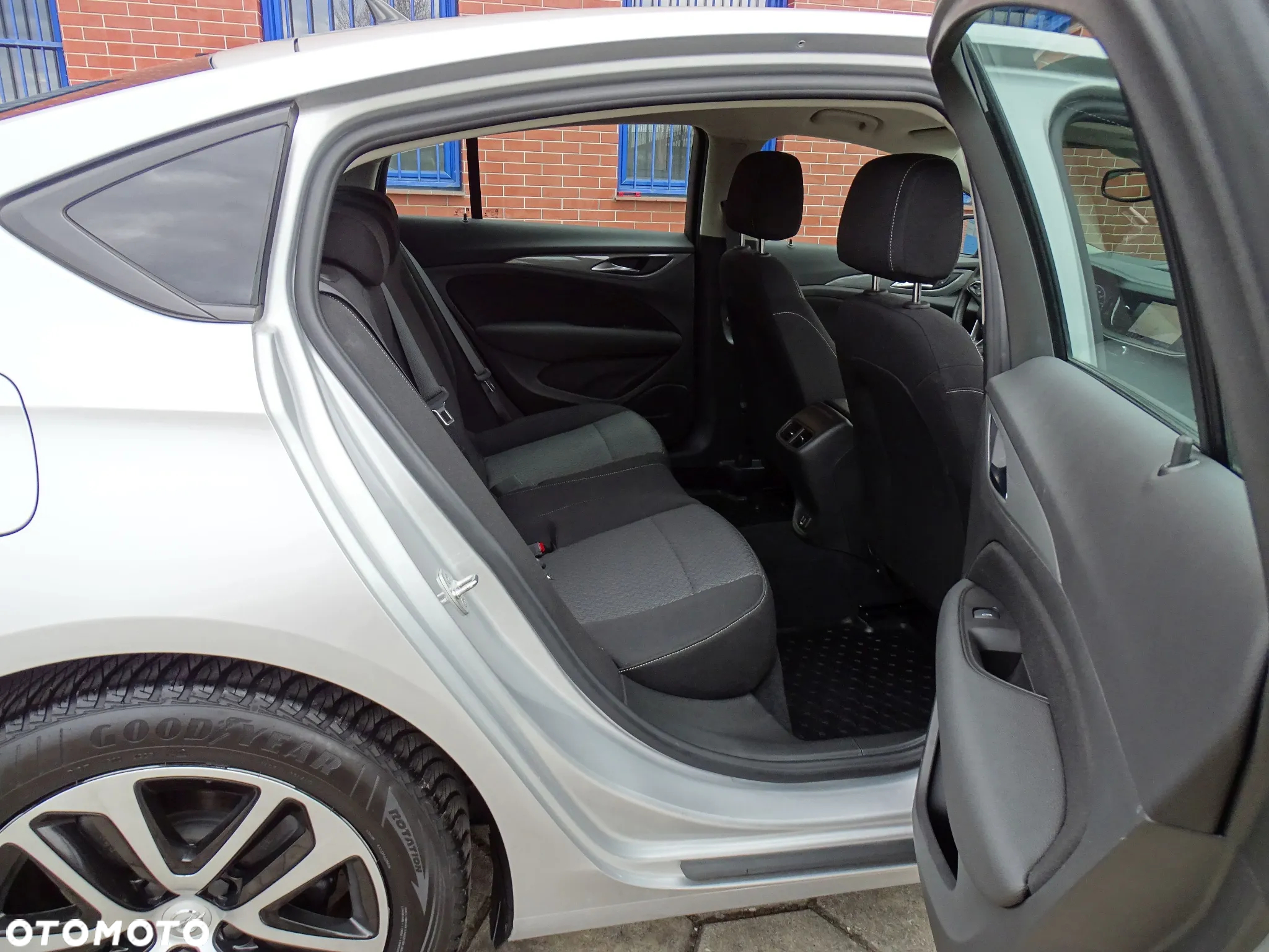 Opel Insignia 1.6 CDTI Exclusive S&S - 24