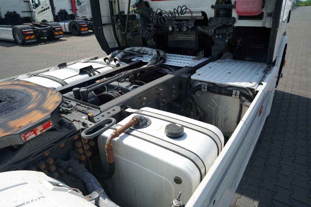 Scania R 520 / V8 / RETARDER / HYDRAULIKA / KLIMA POSTOJOWA / CAŁA NA PODUSZKACH / - 16