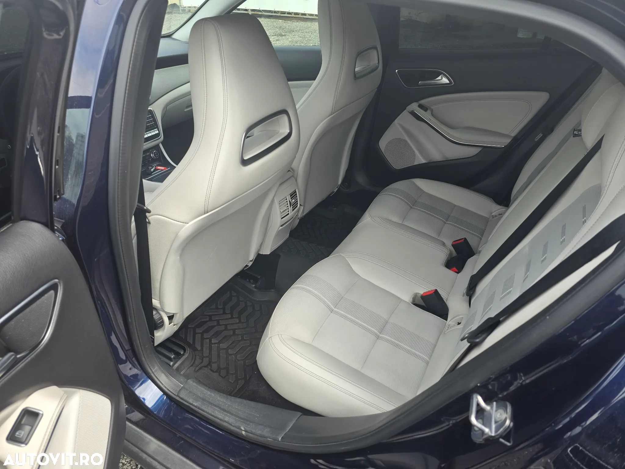 Mercedes-Benz GLA 200 d 4MATIC Aut. - 9