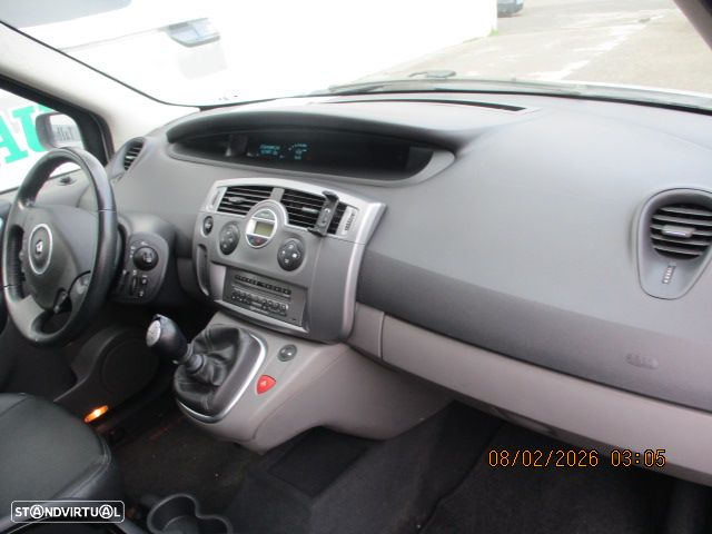 Renault Scénic 1.5 dCi Dynamique S - 11