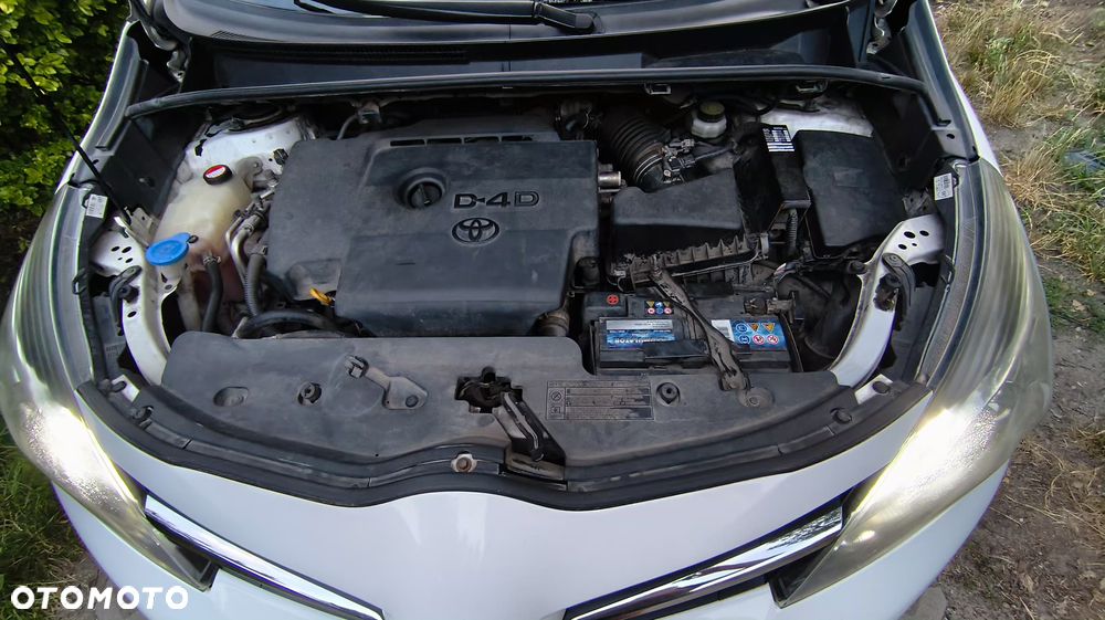 Toyota Verso 2.0 D-4D Premium - 19