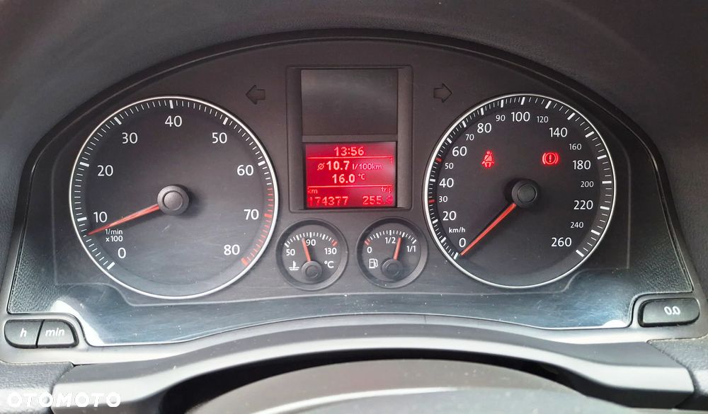 Volkswagen Golf - 10