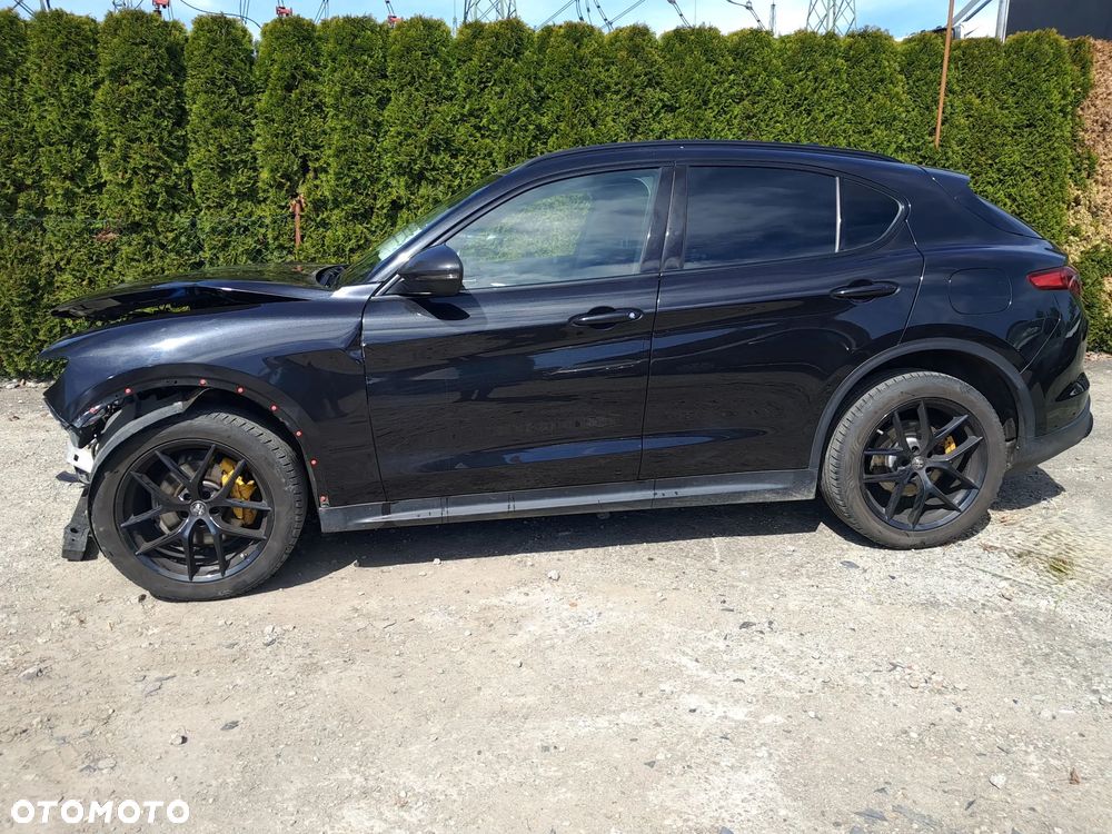 Alfa Romeo Stelvio - 10