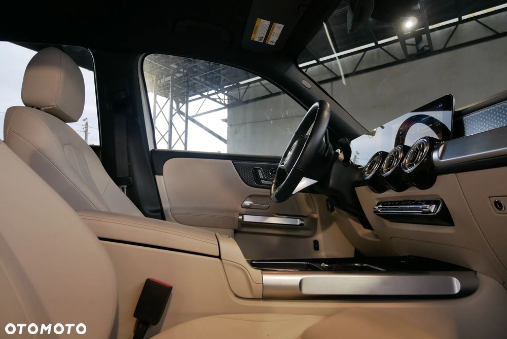 Mercedes-Benz GLB 250 4Matic 8G-DCT - 28