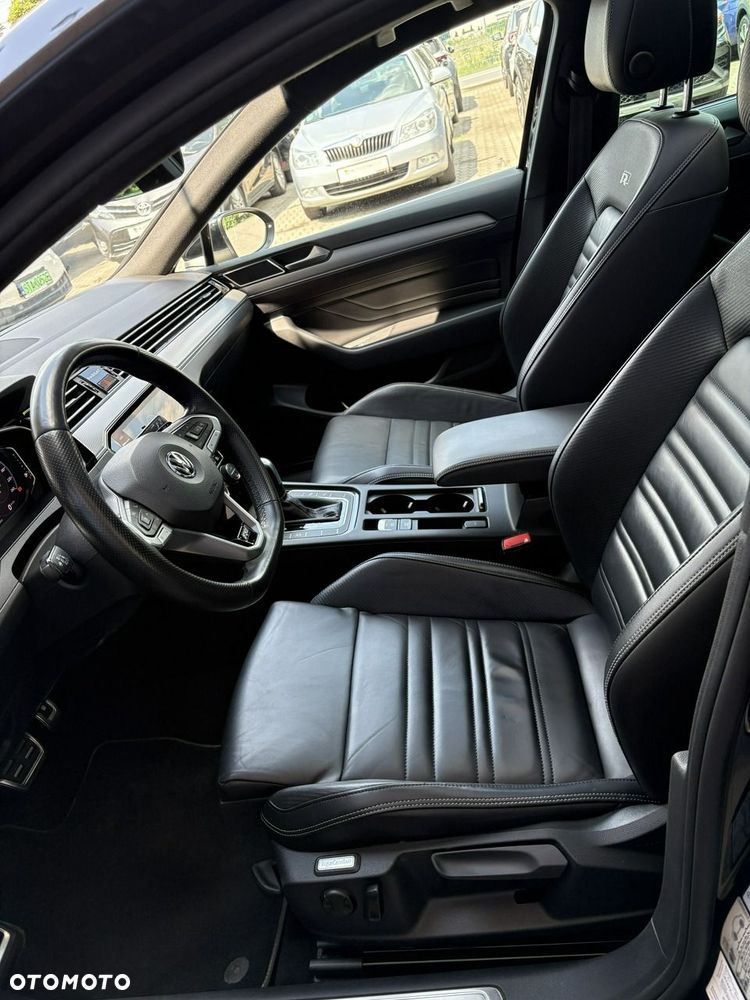 Volkswagen Passat - 12