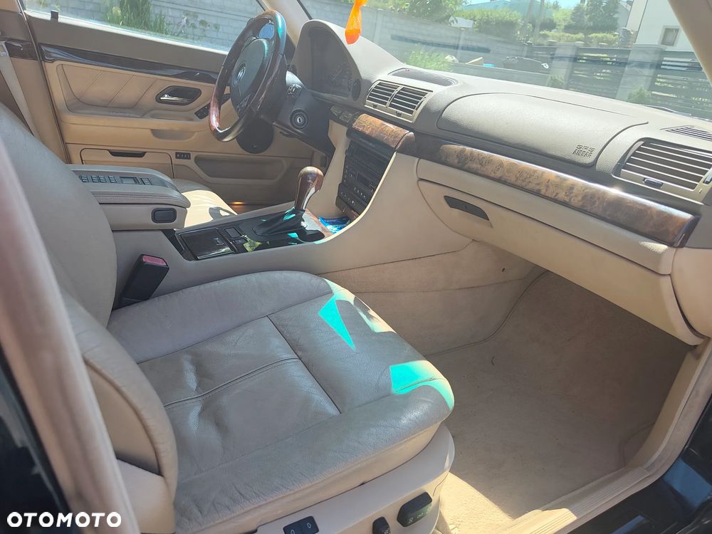 BMW Seria 7 740i - 18