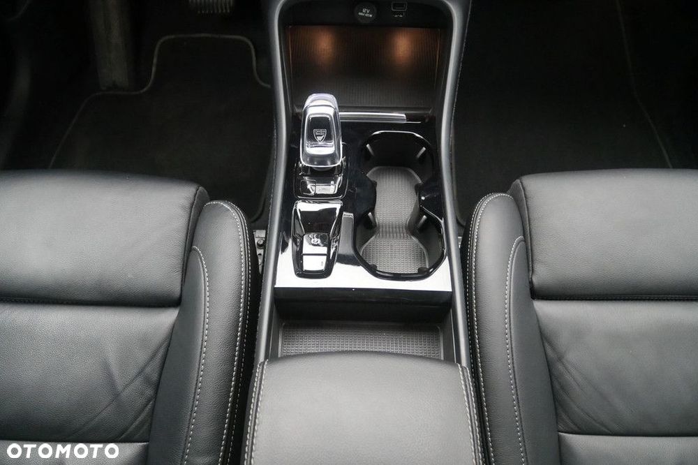 Volvo XC 40 - 11