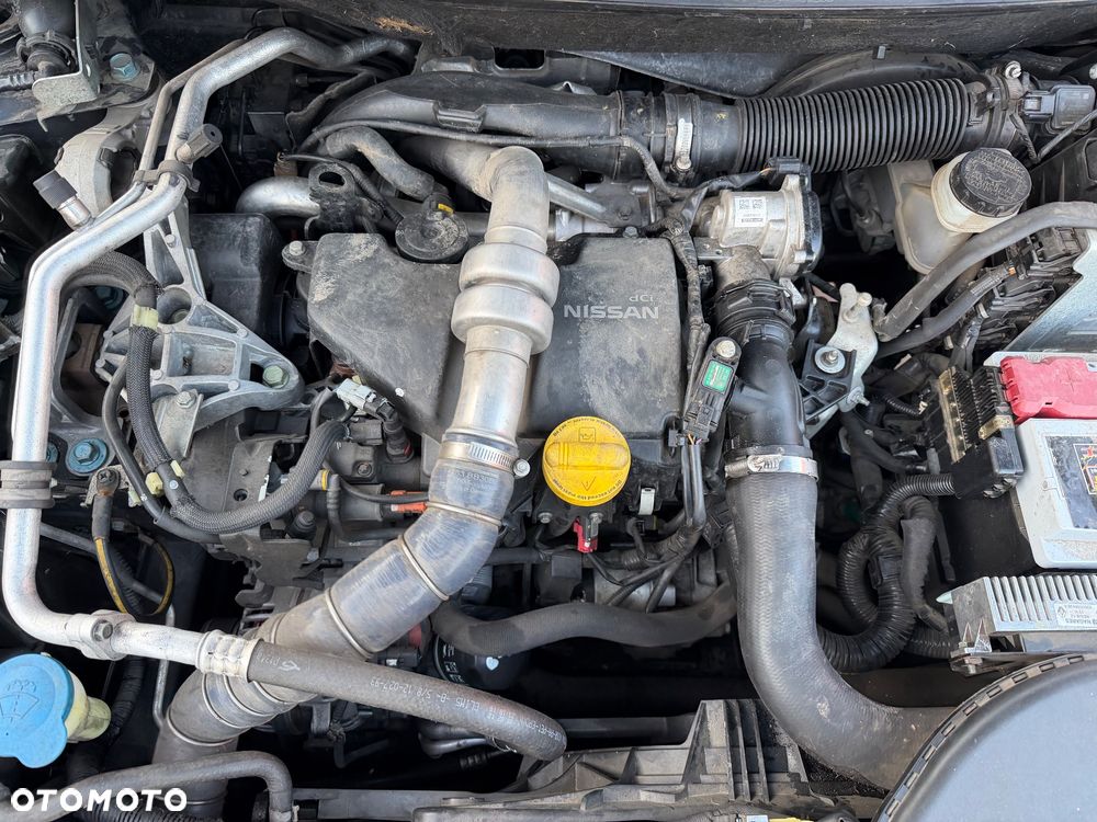 Nissan Qashqai 1.5 dCi TEKNA - 32
