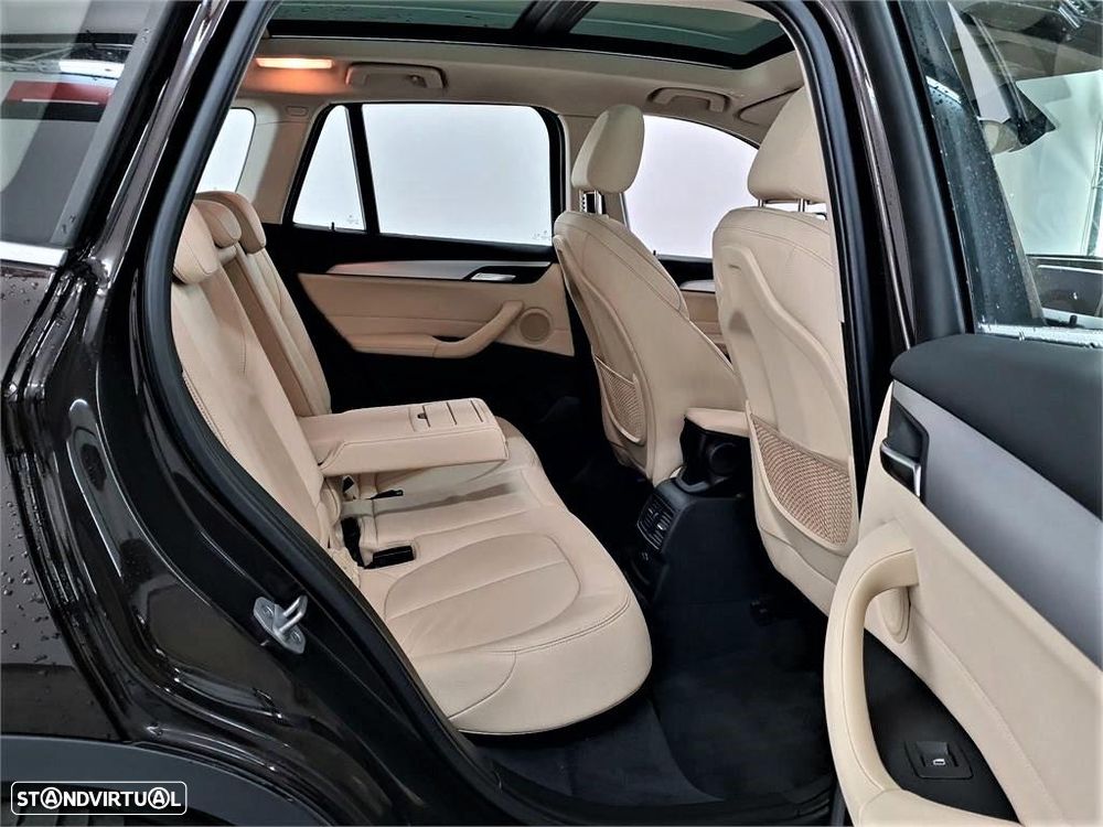 BMW X1 16 d sDrive Line Sport - 7