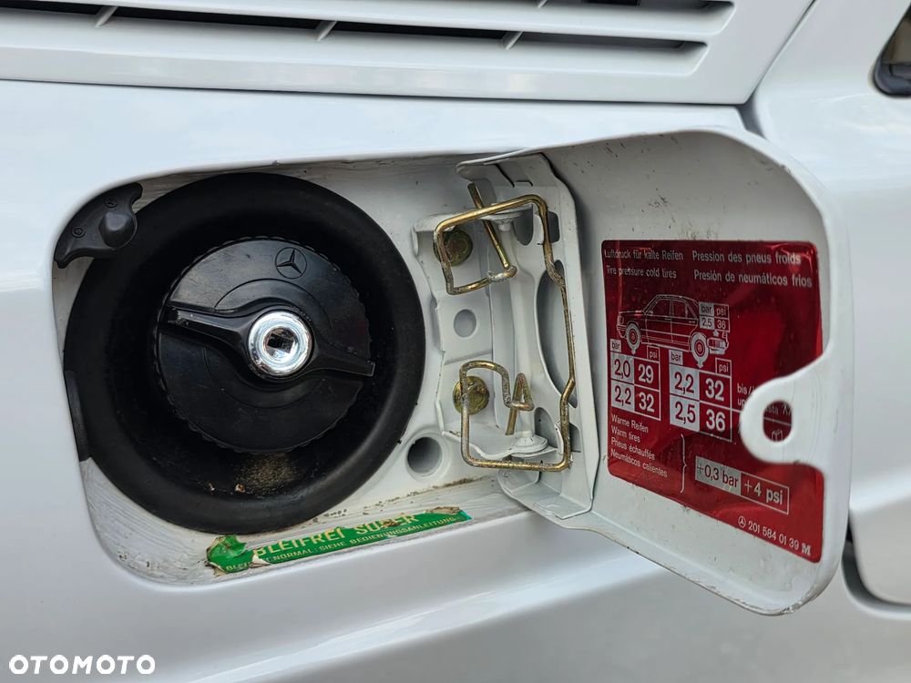 Mercedes-Benz W201 (190) - 14