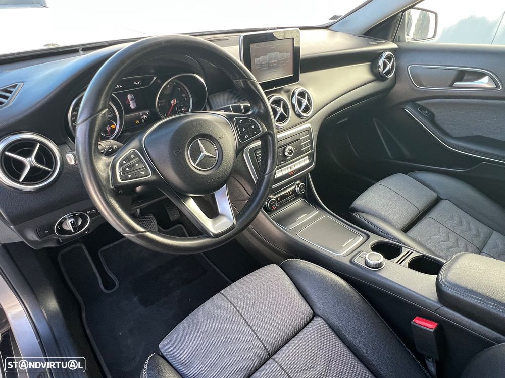 Mercedes-Benz GLA 180 d Urban Aut. - 9