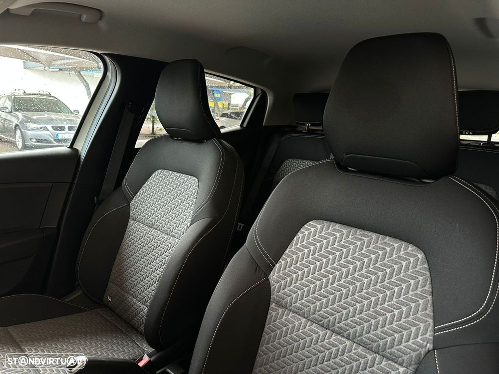 Renault Clio 1.6 E-Tech Edition One - 8