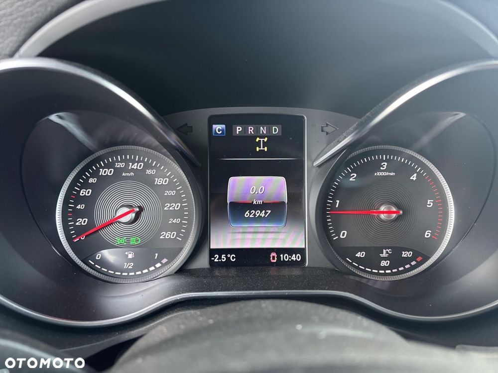 Mercedes-Benz Klasa X - 12