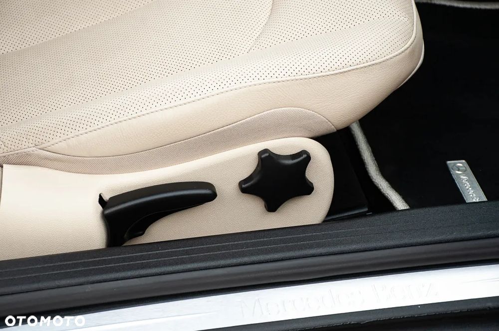Mercedes-Benz CLK Coupe 350 7G-TRONIC Avantgarde - 27