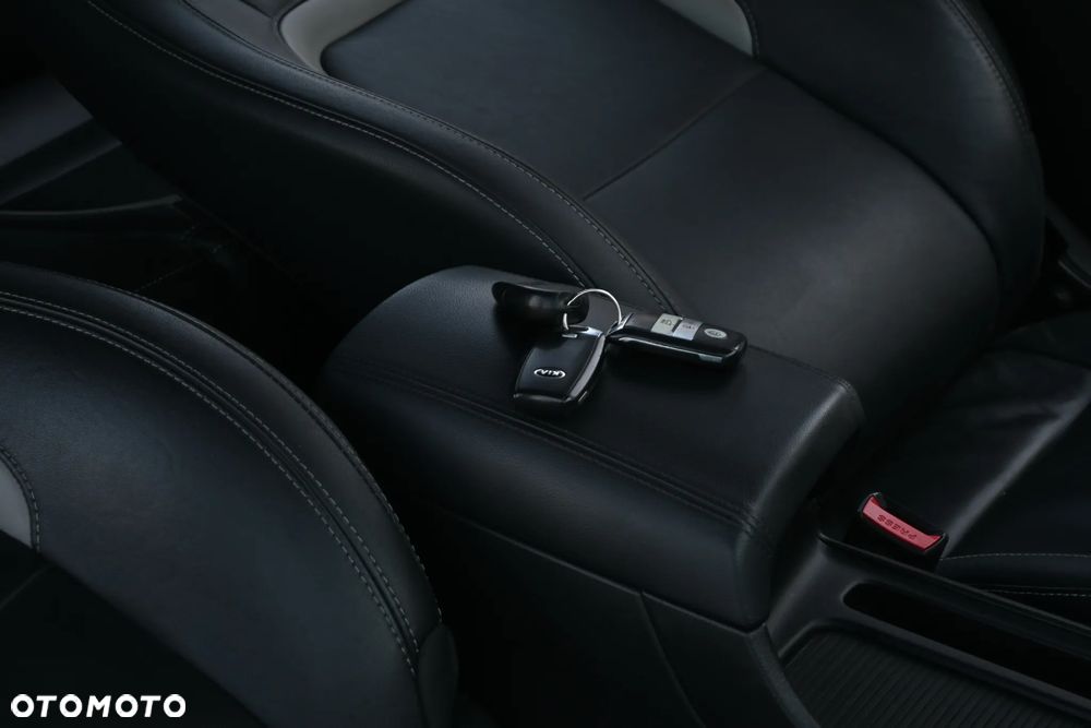 Kia Ceed 1.6 CRDi 128 Platinum Edition - 28