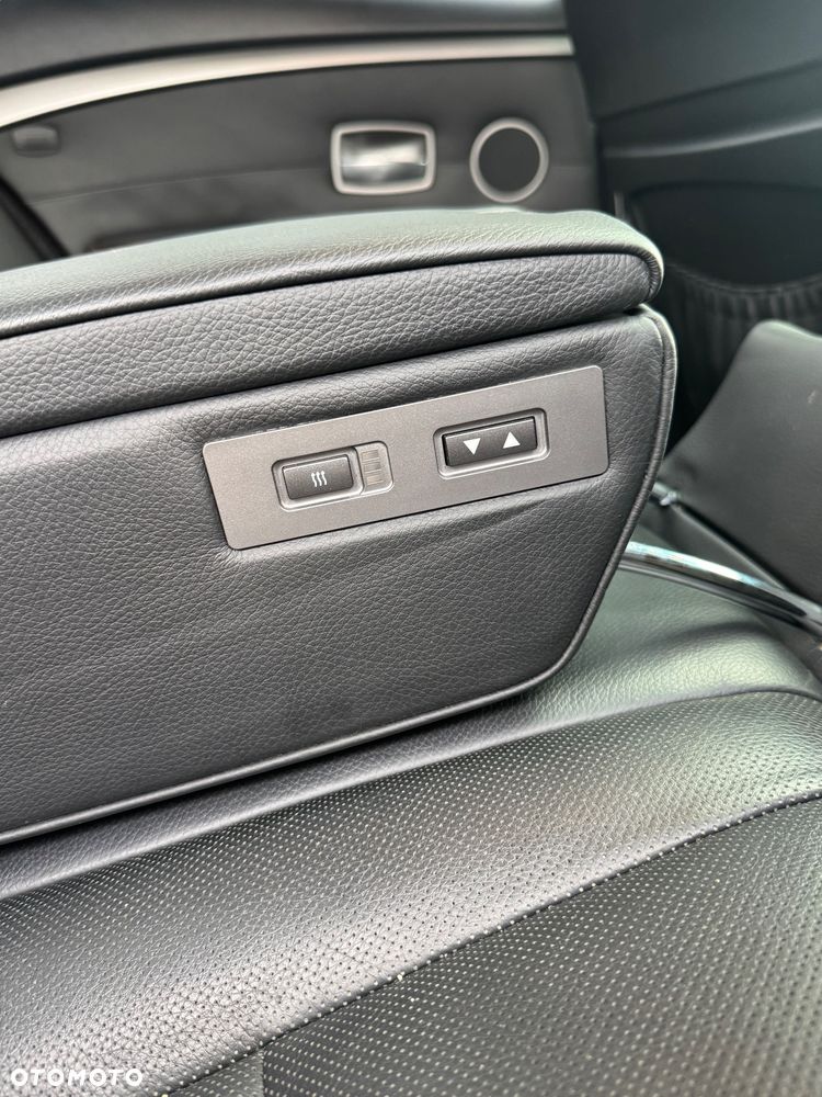 BMW Seria 7 745d - 9