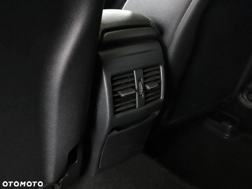 Mercedes-Benz CLA 180 d 7G-DCT Urban - 37