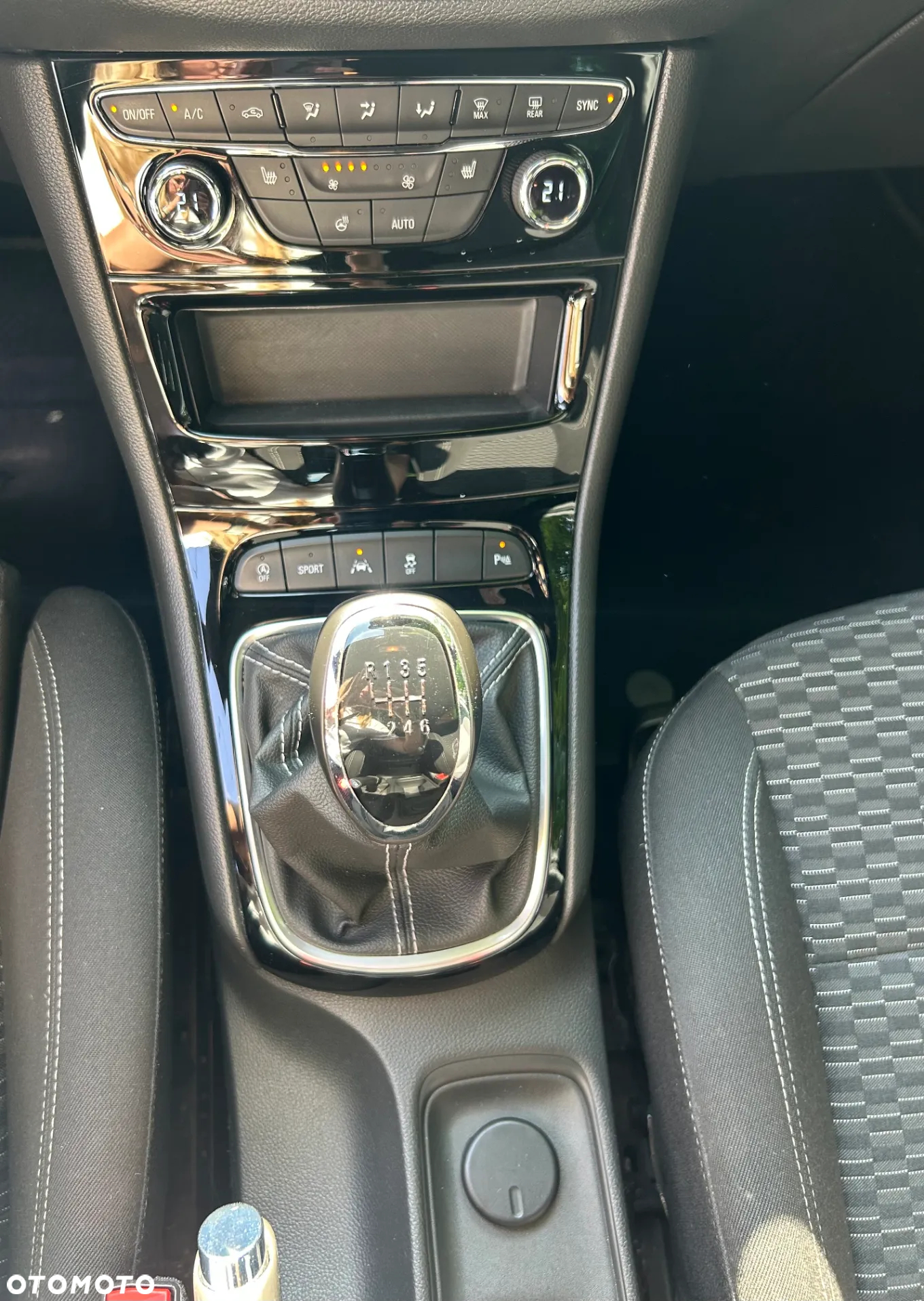 Opel Astra V 1.4 T Dynamic S&S - 19