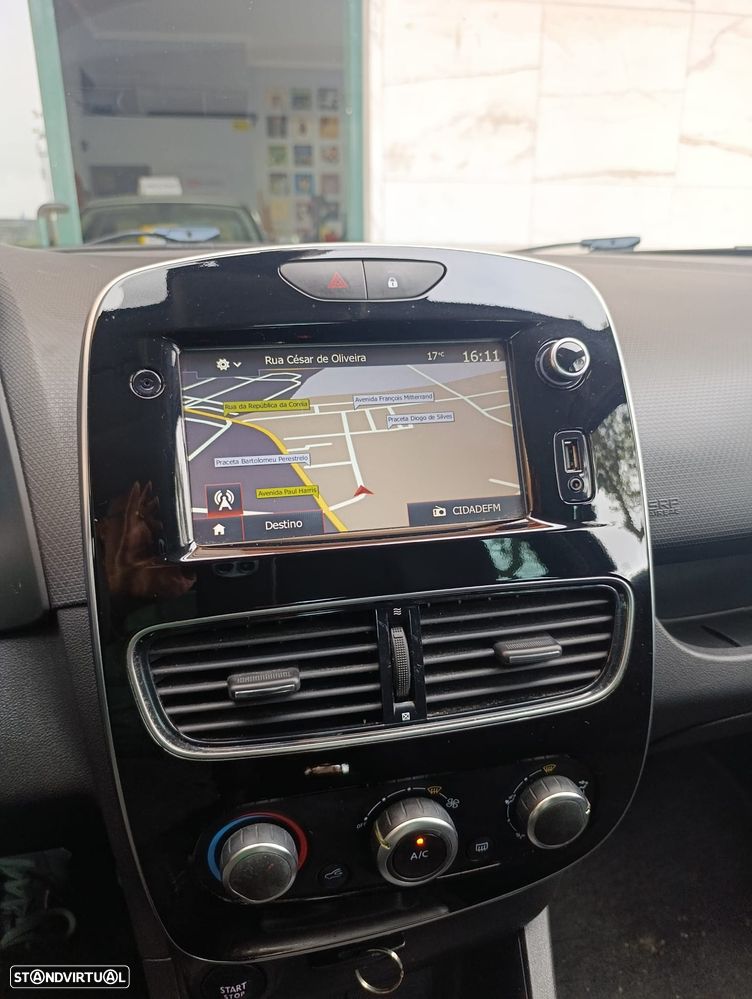 Renault Clio 0.9 TCe Limited Edition - 12