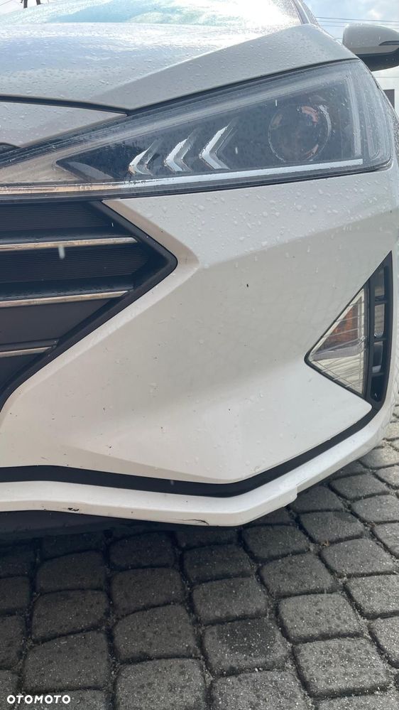 Hyundai Elantra 1.6 Comfort - 22