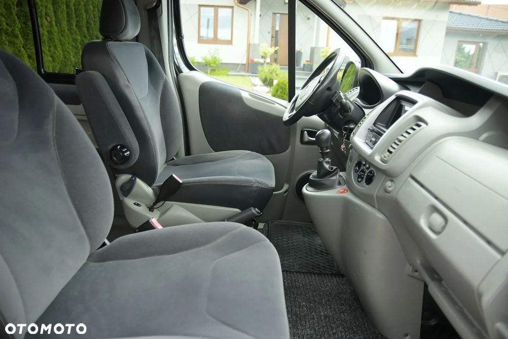 Renault Trafic FAP Passenger Black Edition - 25