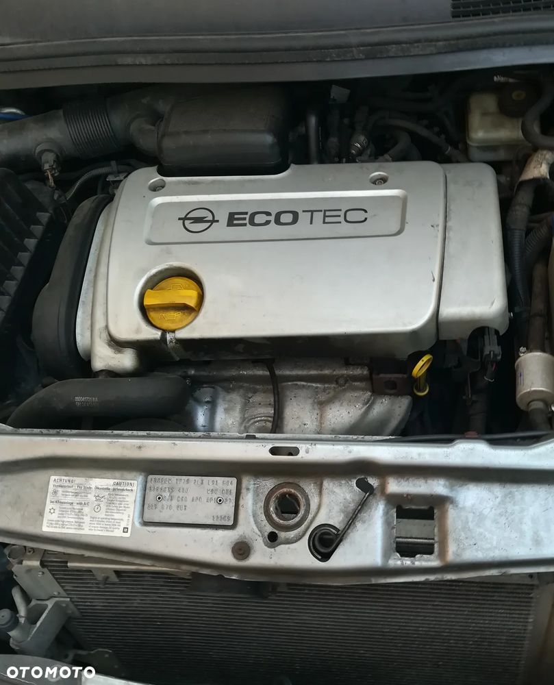Opel Zafira 1.6 16V Elegance - 8