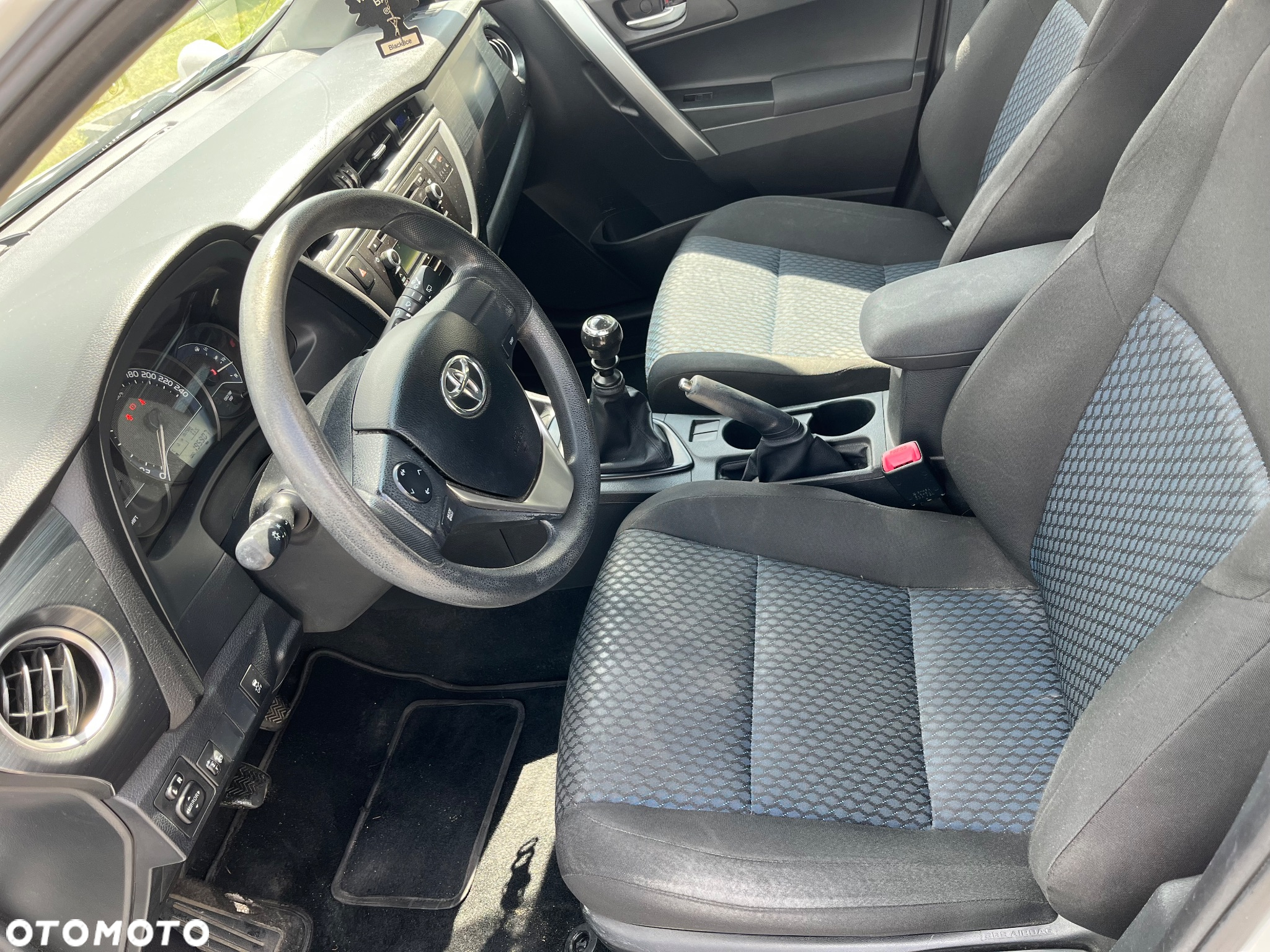 Toyota Auris - 16