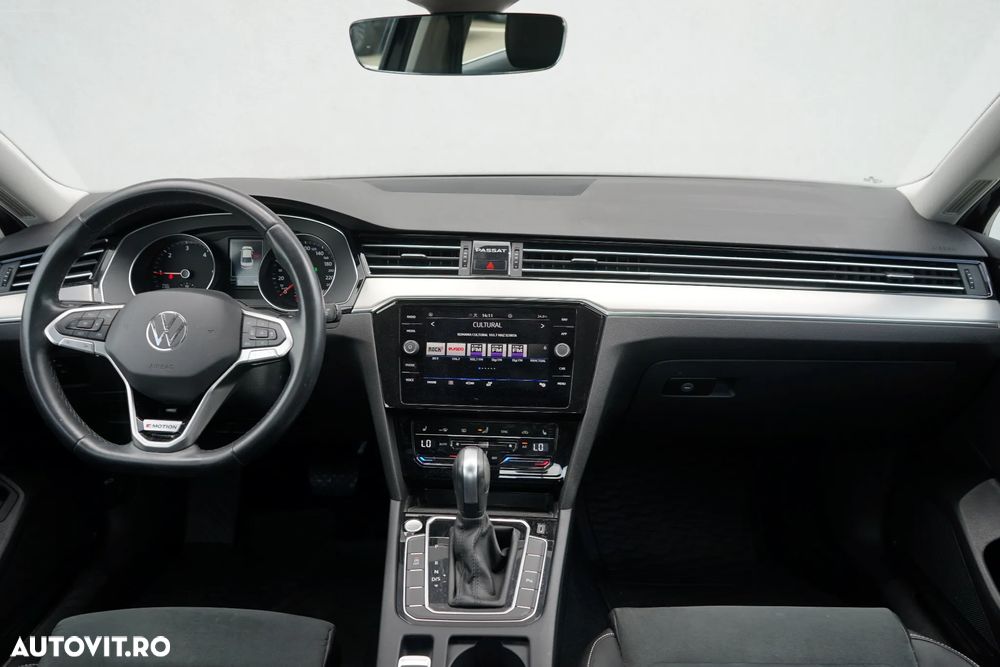 Volkswagen Passat 2.0 TDI DSG 4Mot Highline - 25