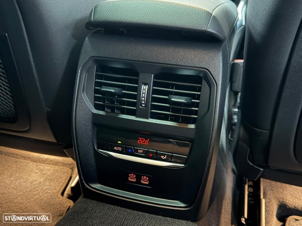 BMW 330 e Aut. M Sport - 42