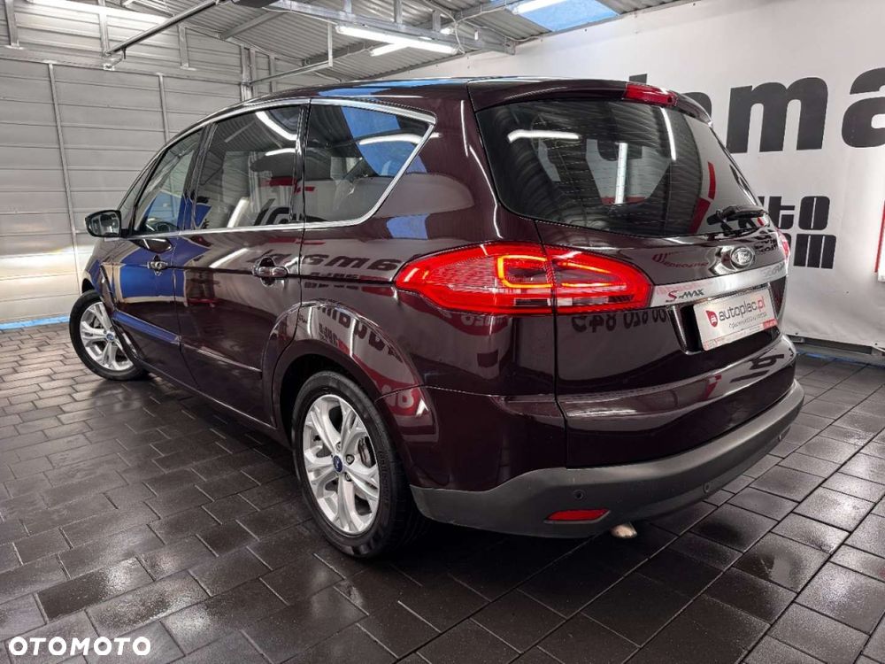 Ford S-Max - 13