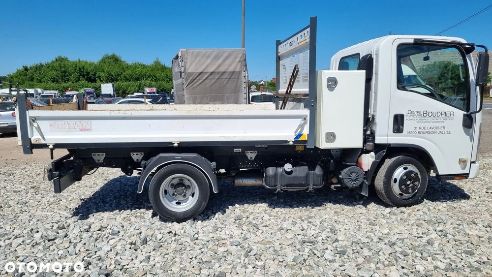 Isuzu M21 - 11