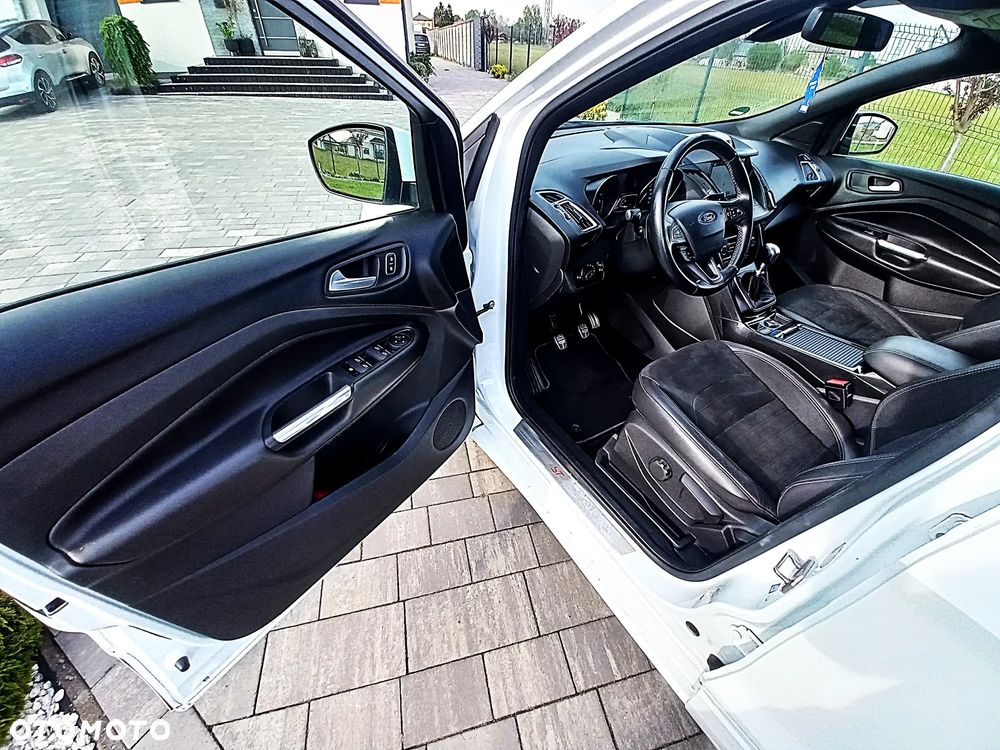 Ford Kuga 2.0 TDCi 2x4 ST-Line - 22