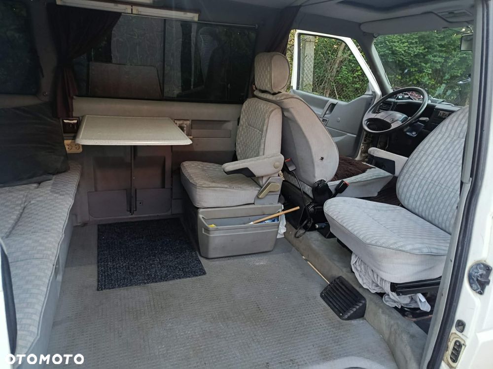 Volkswagen Multivan Standard - 8