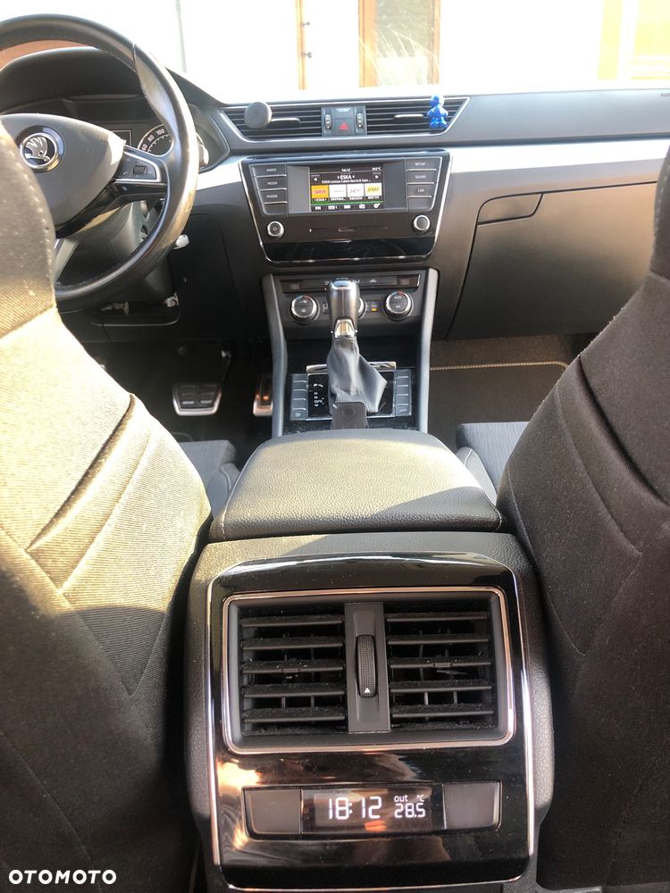 Skoda Superb 2.0 TDI Ambition DSG - 11