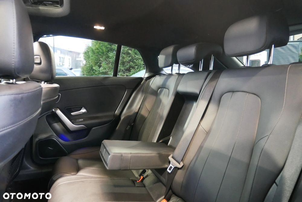 Mercedes-Benz CLA 200 7G-DCT Progressive - 14