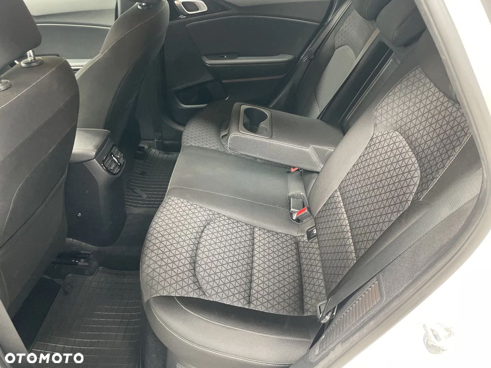 Kia Ceed 1.6 GDI PHEV L DCT - 16