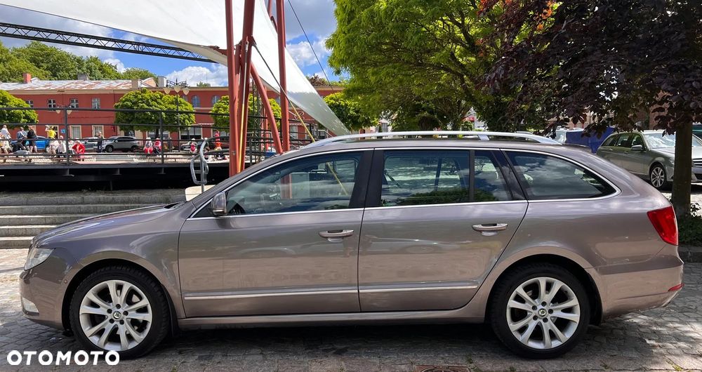 Skoda Superb 2.0 TDI Active DSG - 2