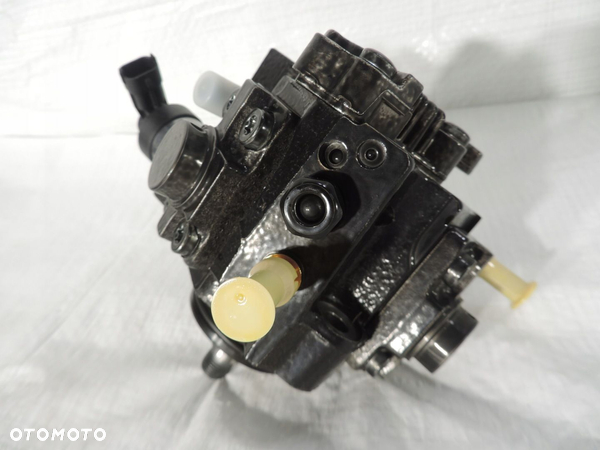POMPA WTRYSKOWA OPEL VIVARO A RENAULT TRAFIC II 2.0 DCI 93198624