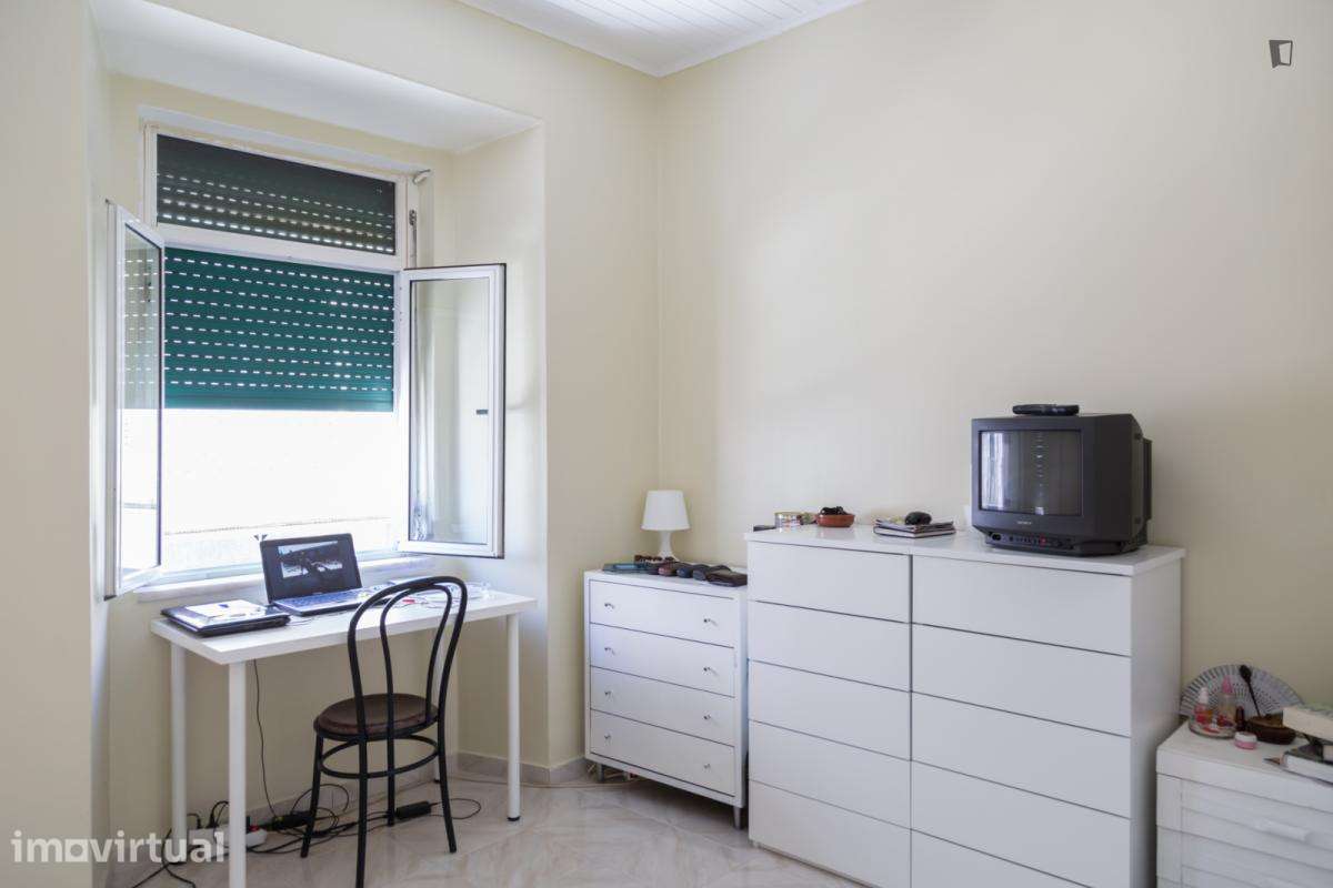 Quarto - localizado em Penha de França Lisbon - Grande imagem: 2/13